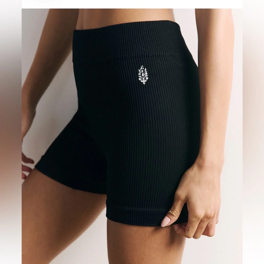 FP Movement Happiness Runs Prayna Shorts in Hot Pink Retail $38 NWOT